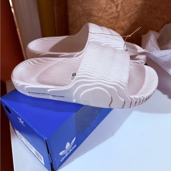 adidas Originals Adilette 22 Slides - Picture 3 of 5